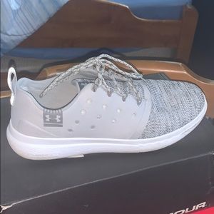 Under Armour Sneakers (9.5)
